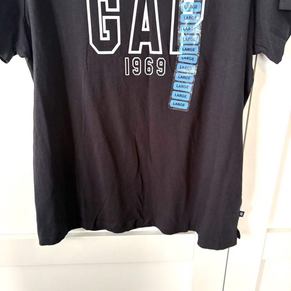 NWT Gap Women's Black Spell Out Logo Tee Shirt in Size L - Picture 4 of 11